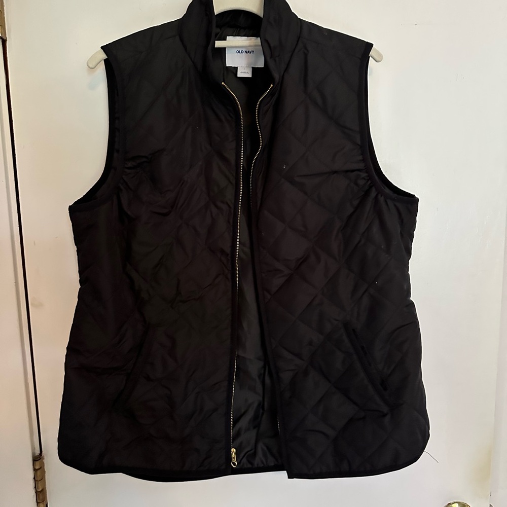 Old Navy Women's Black Quilted Vest | Large